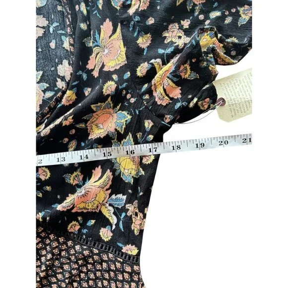 Chance & Destiny Band of Gypsies Women's Floral Top - Picture 5 of 7